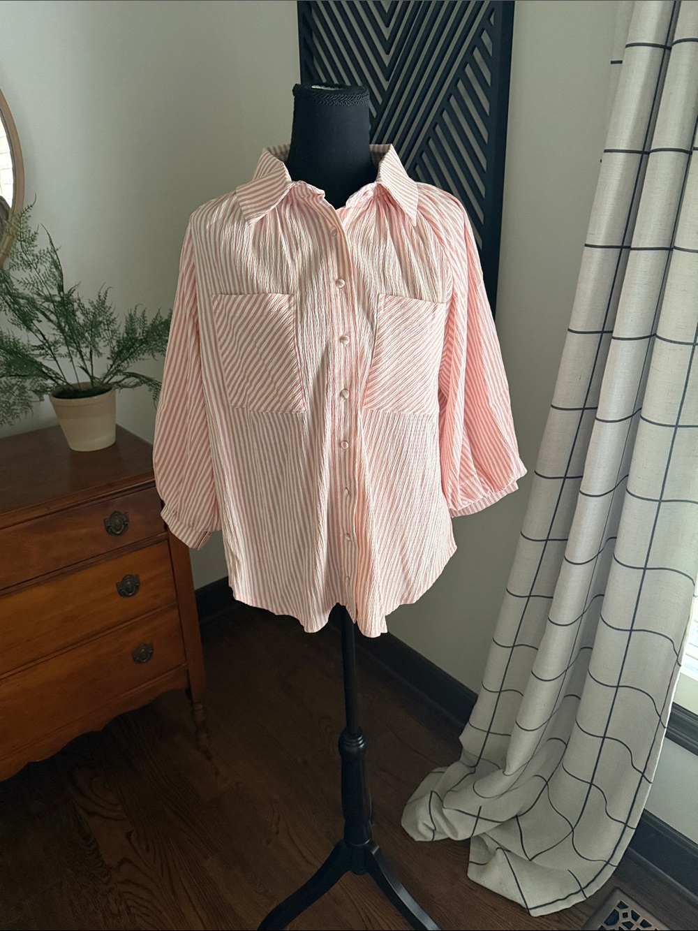 Gigio crepe Pink Striped Button-Front puff sleeve blouse medium